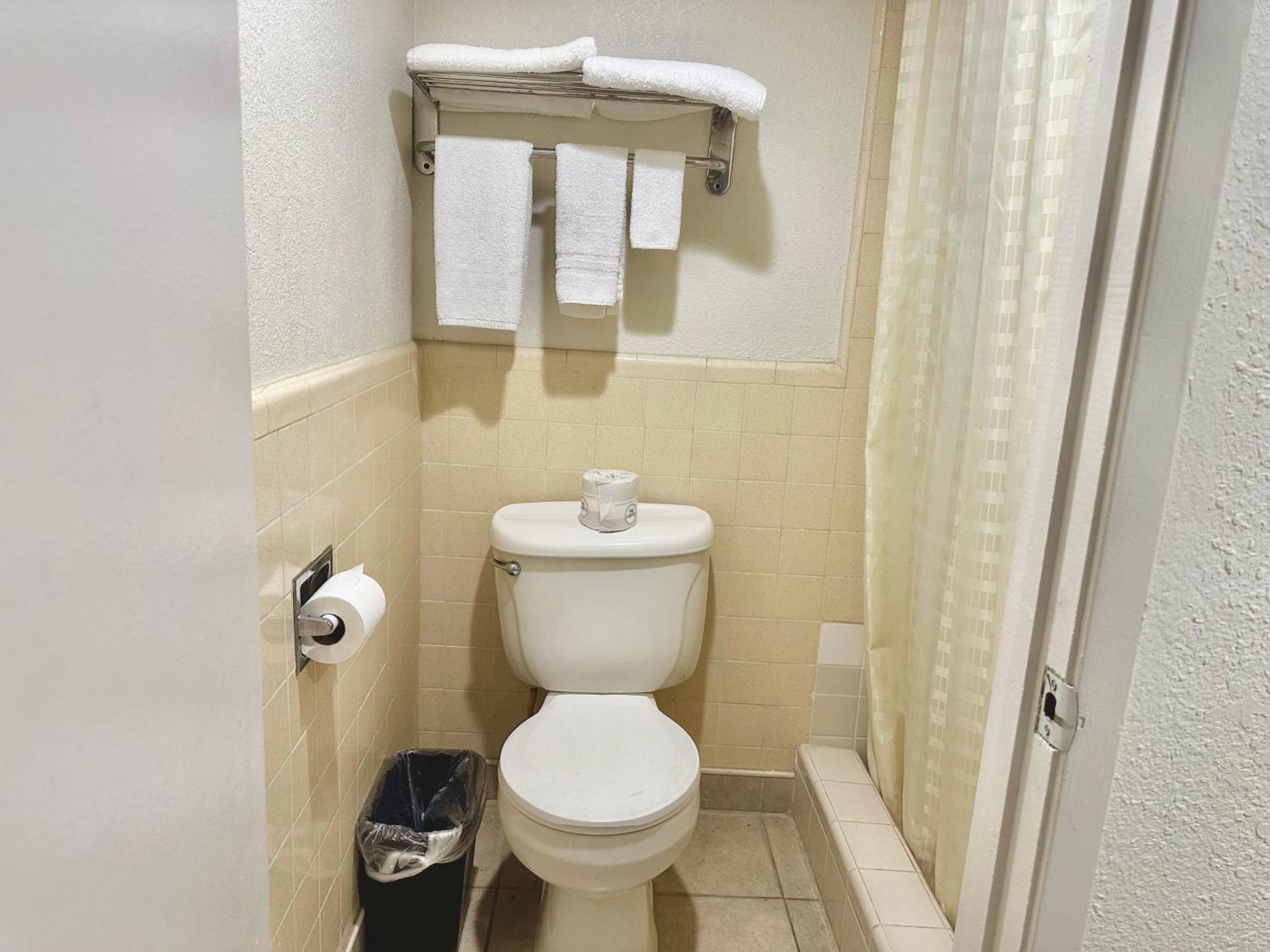 Regency Inn Fresno Extérieur photo